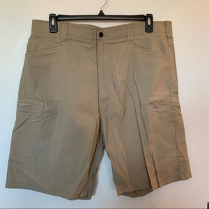 Mens Wrangler Outdoor Khaki Tan Cargo Shorts Size 40